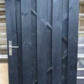 Geimpregneerde zwarte Jumbo deur 15 x 140 mm met zwart gepoedercoat staalframe 100x180cm  incl. cilinderslot RVS (eigen productie)