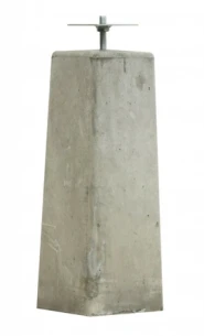Betonpoer L 18x18x50 cm, taps, bovenzijde 15x15 cm, flexibele stelplaat, M16, grijs.