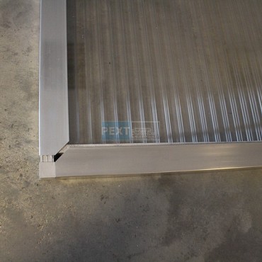 Polycarbonaat paneel 102.2x105.2 cm.