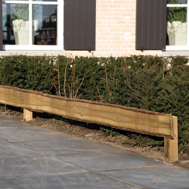 Douglas fijnbezaagd schaaldeel 1,9 x 12-25 x 400 cm, onbehandeld.